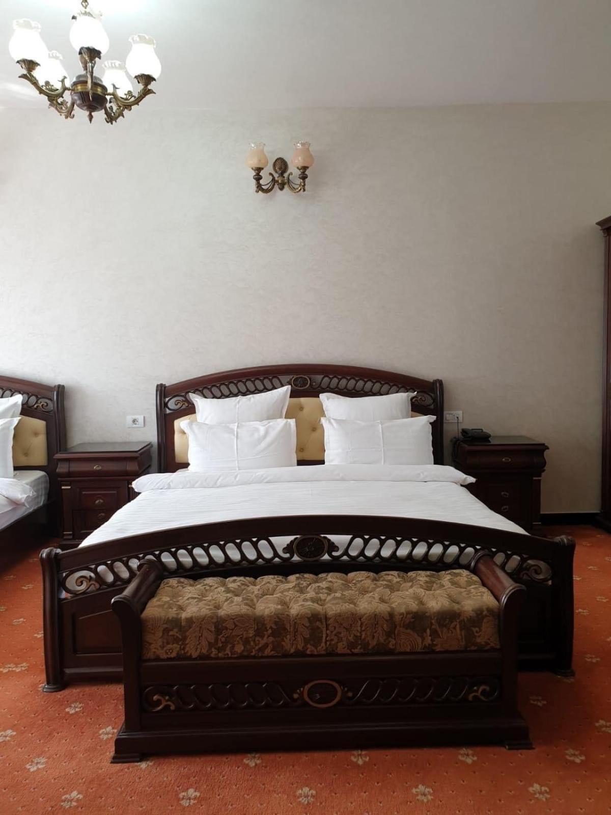 Hotel Bacsoridana Tecuci Buitenkant foto