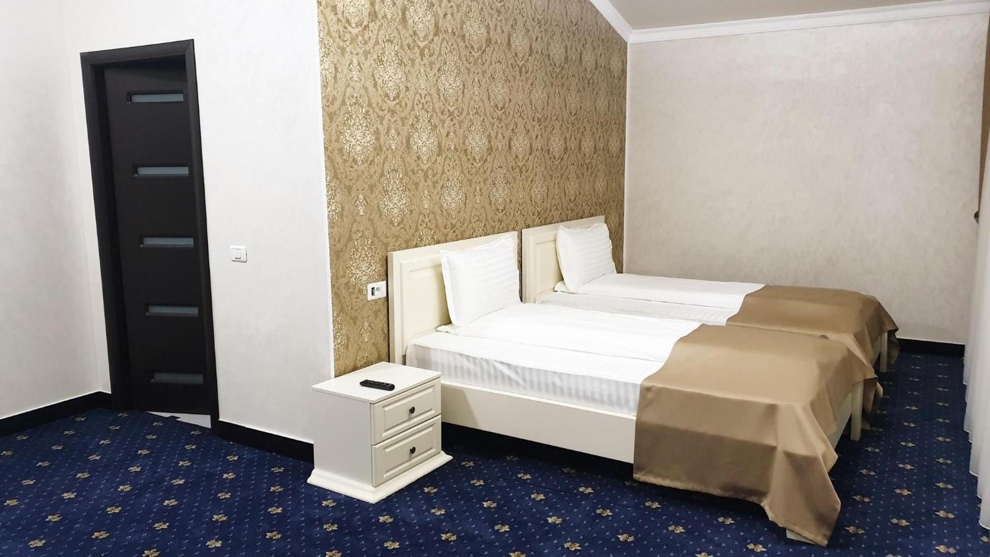 Hotel Bacsoridana Tecuci Buitenkant foto